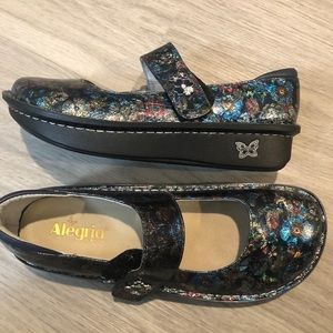 Beautiful Blue Metallic Algeria Mary Jane shoes Size 42